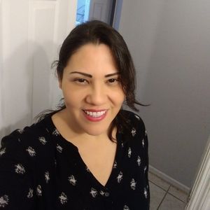 Meet your Posher, Doris esperanza